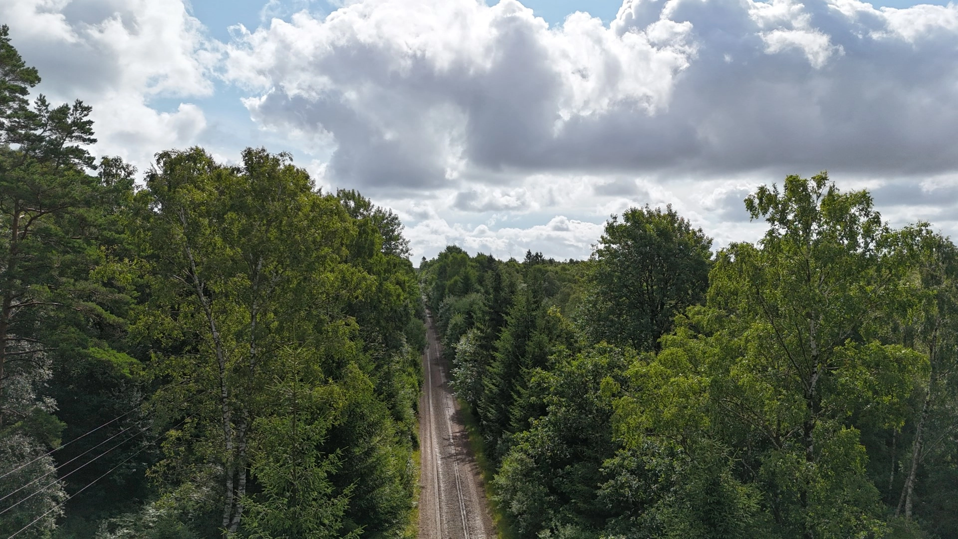 Komplett häst- och träningsanläggning i naturnära miljö utanför Båstad