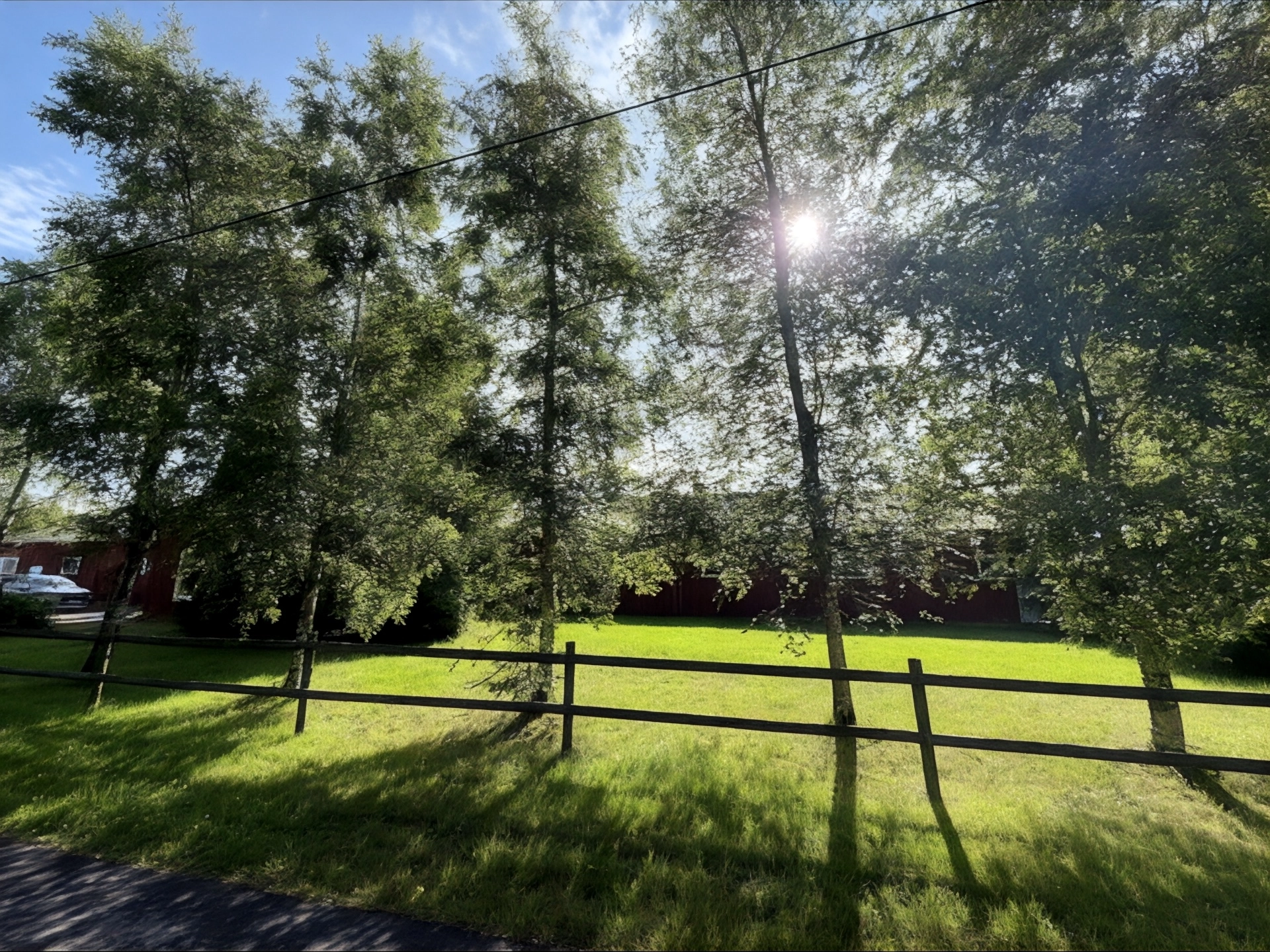 Komplett häst- och träningsanläggning i naturnära miljö utanför Båstad