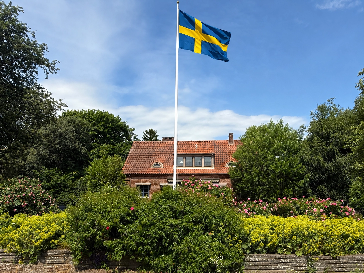 Välbevarad tegelvilla med vackra originaldetaljer och genuin känsla