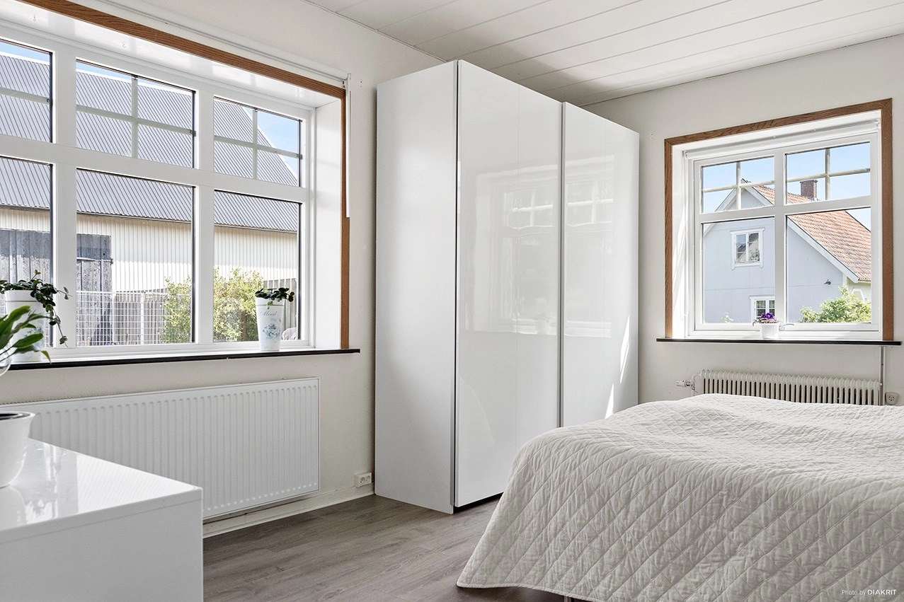 Möjligheternas hästgård – 2,3 ha + 1,5 ha arrende – lantligt läge med närhet till all service.
