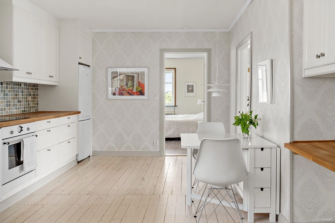 Möjligheternas hästgård – 2,3 ha + 1,5 ha arrende – lantligt läge med närhet till all service.