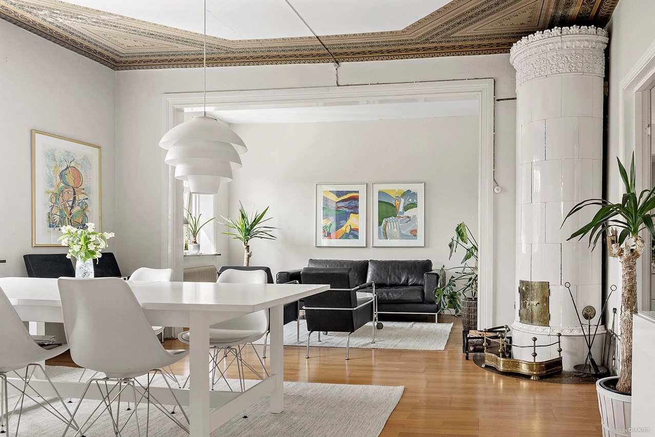 Möjligheternas hästgård – 2,3 ha + 1,5 ha arrende – lantligt läge med närhet till all service.