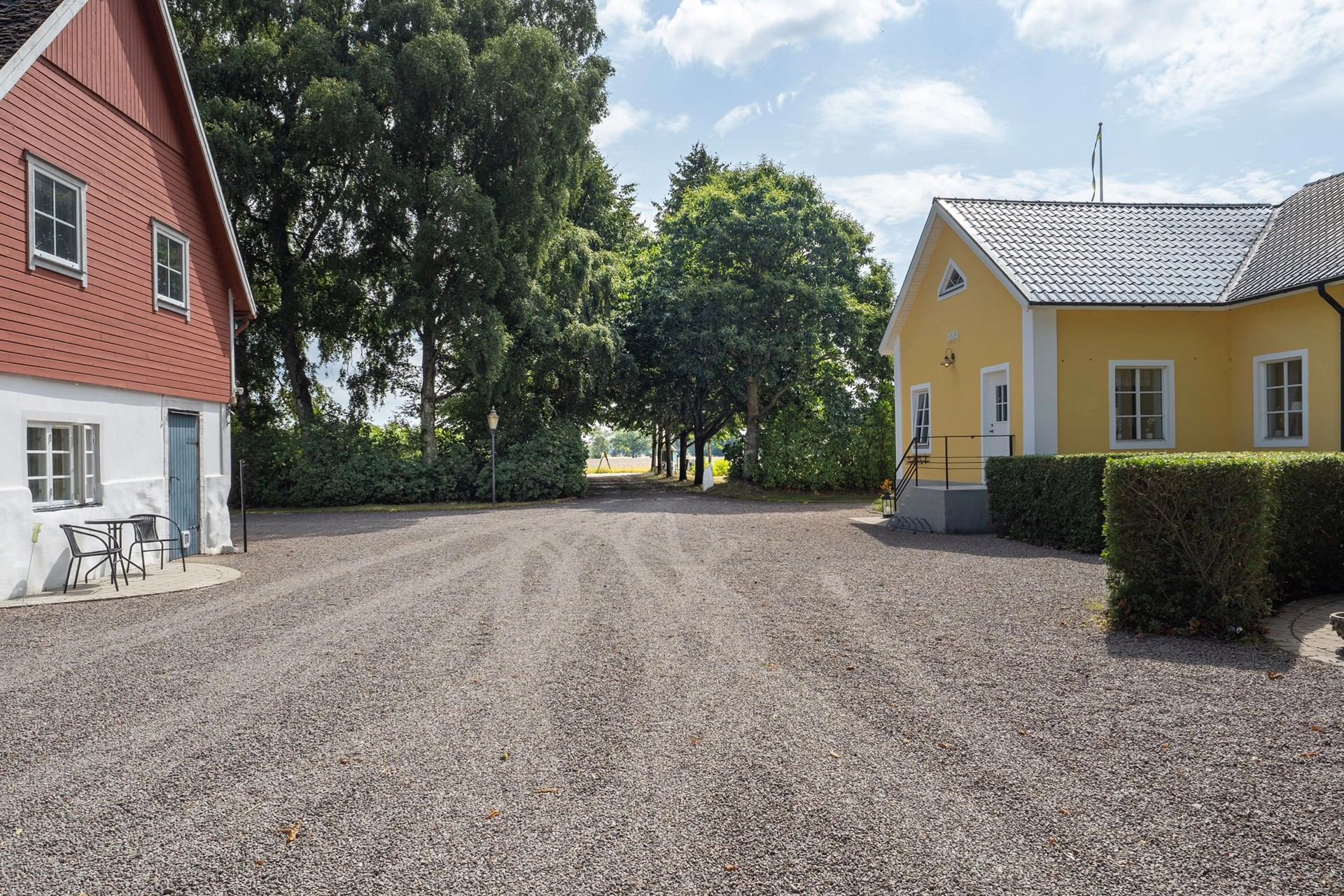 En gård att förälska sig i – lantlig idyll i Farhult, med plats för skapande och nya drömmar