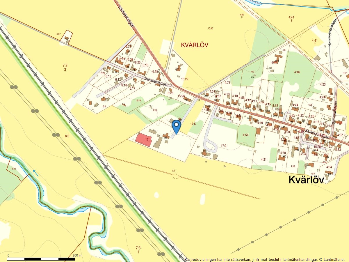 Inarbetad hästverksamhet med ridhus, boenden och generösa hagmarker